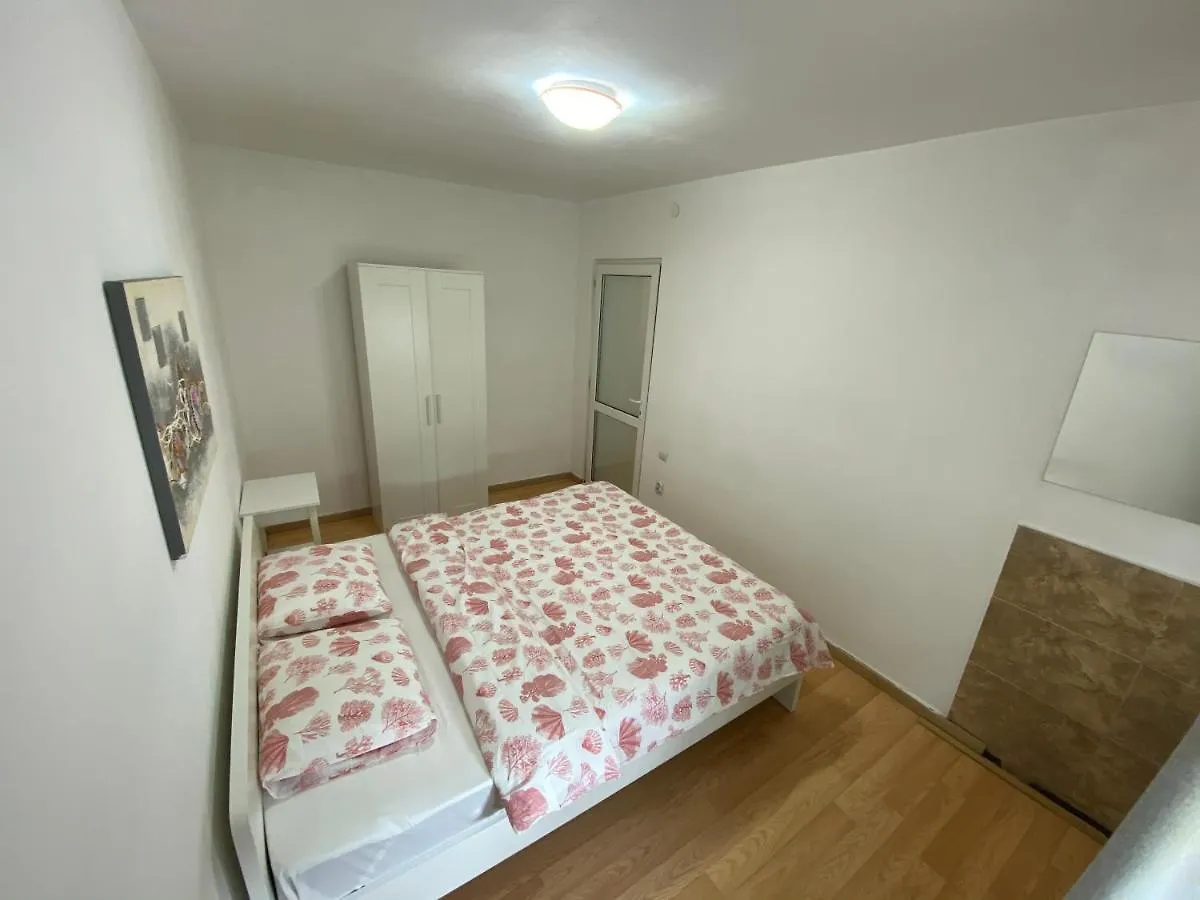 Oldtown Den Apartment Bucharest